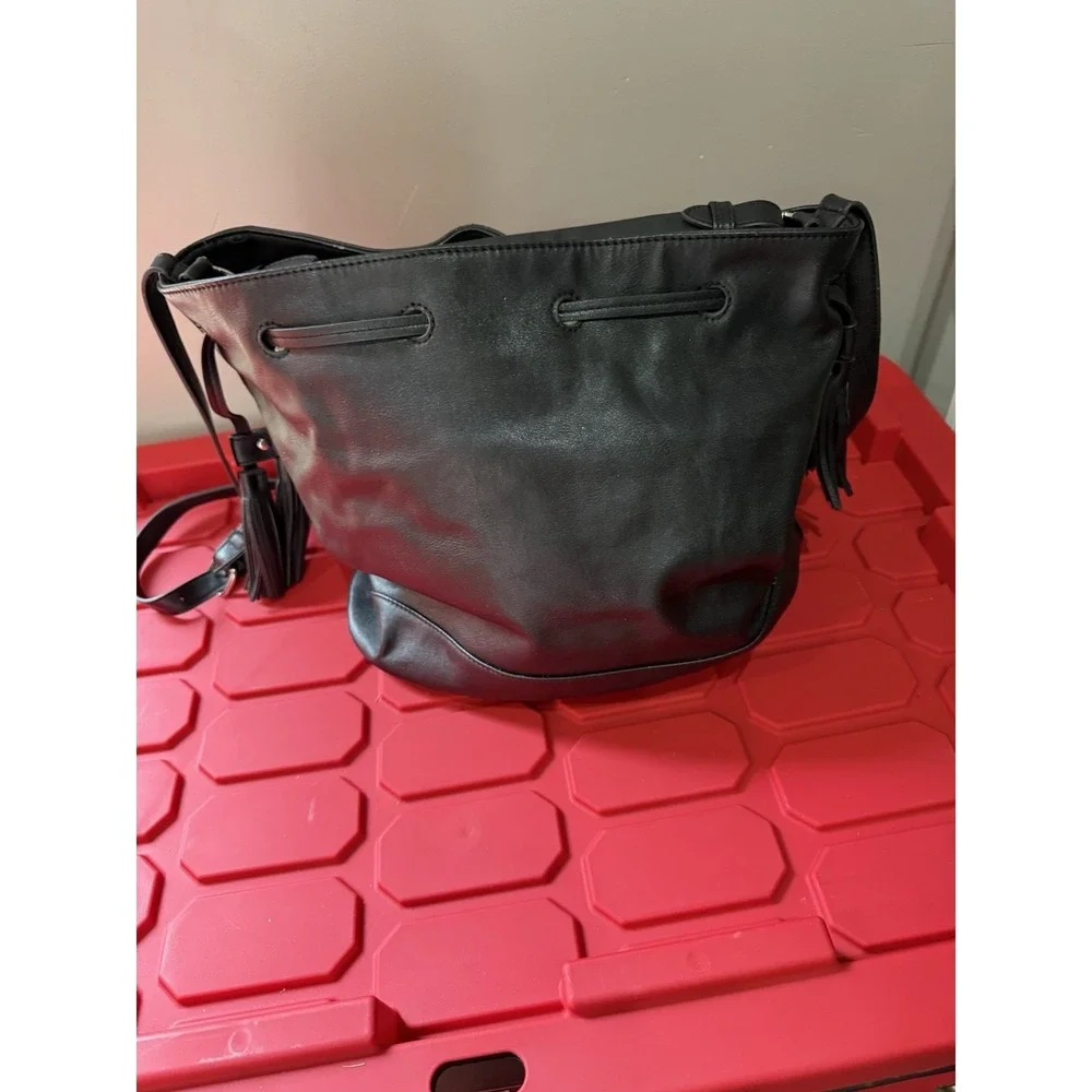 Forever 21 Black Bucket Bag Two Straps BOHO Chic Minimalist Vintage Quiet Luxury